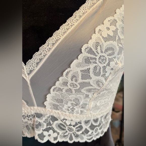 NWT Victoria’s Secret Curvy Posey Lace Bralette - Picture 14 of 16